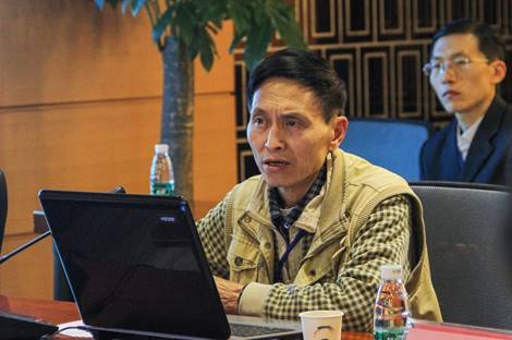 配圖18：西南大學(xué)教授張顯成作大會(huì)報(bào)告《詞匯史上的“漢承秦制”現(xiàn)象——以秦漢簡(jiǎn)為新材料》