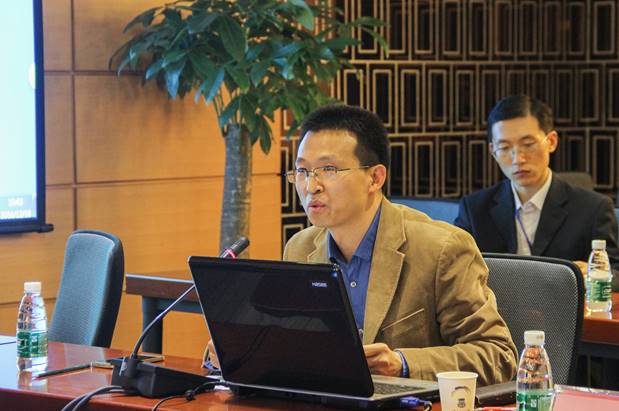 配圖22：華南師范大學(xué)教授商艷濤作第一組小組總結(jié)