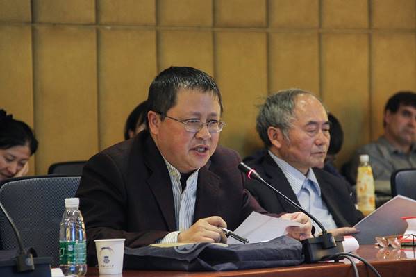 配圖24：與會(huì)代表五邑大學(xué)教授龐光華發(fā)表感言