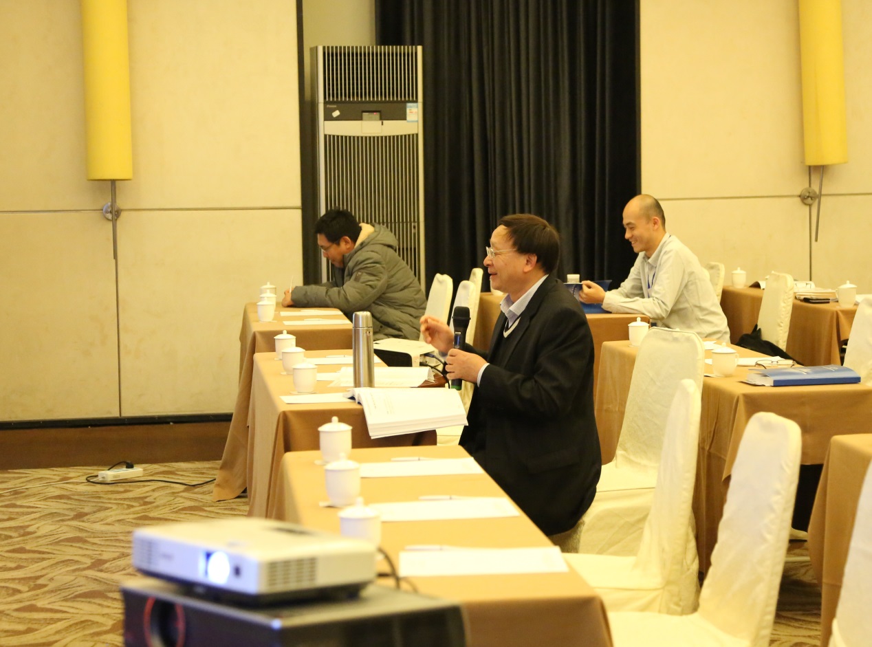 說明: D:\desktop\黃錫全 發(fā)言.jpg